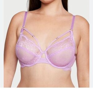 The Fabulous By Victoria’s Secret Full Cup Fishnet Lace Bra Brand New